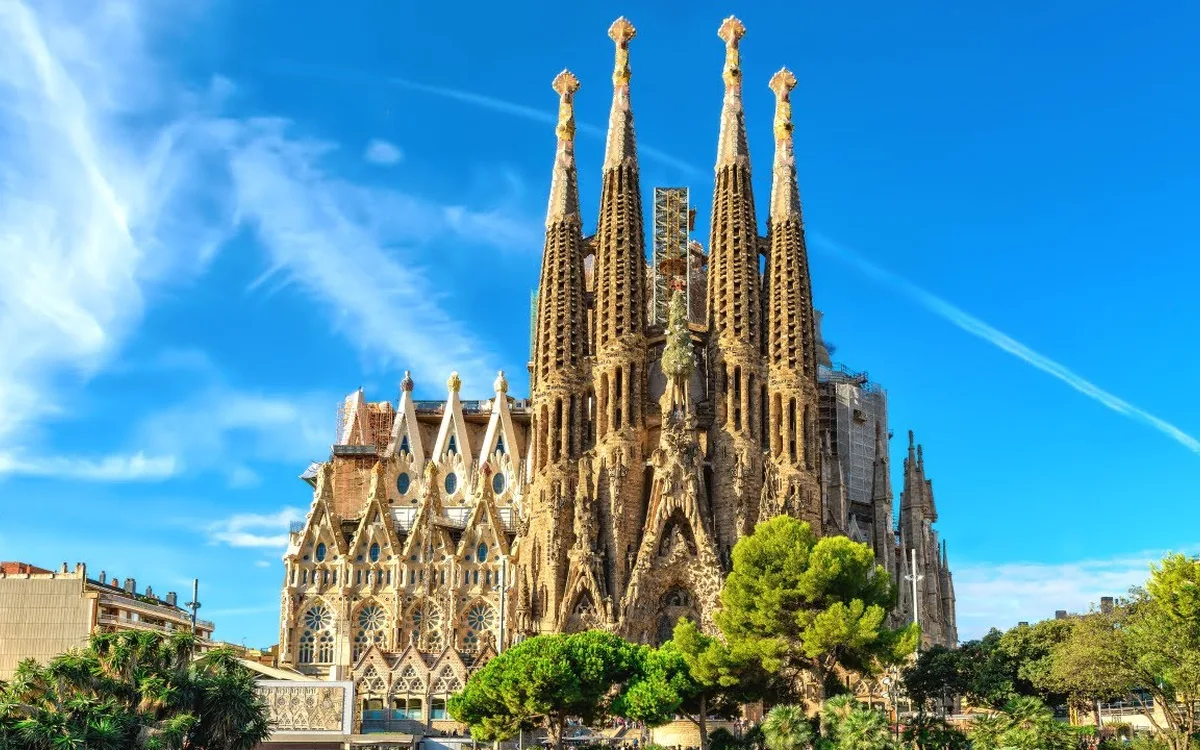 Sagrada Familia: Barcelona’s Architectural Masterpiece