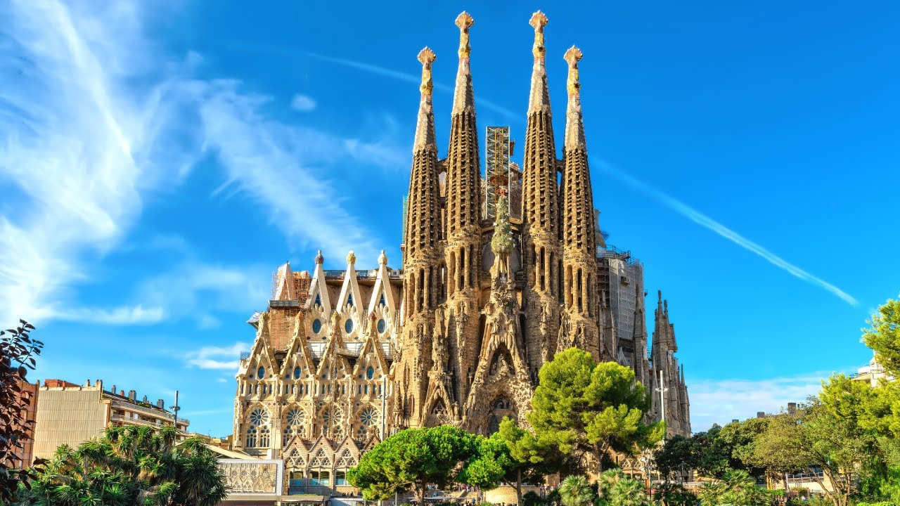 Sagrada Familia: Barcelona’s Architectural Masterpiece